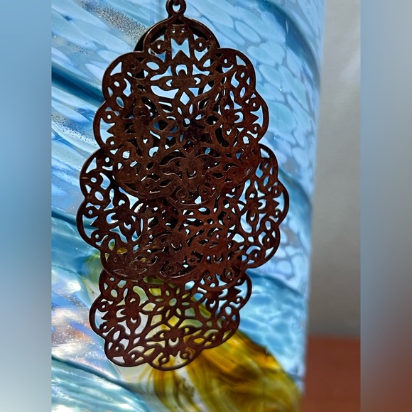 Uber light mixed metal earrings - Picture 2 of 7